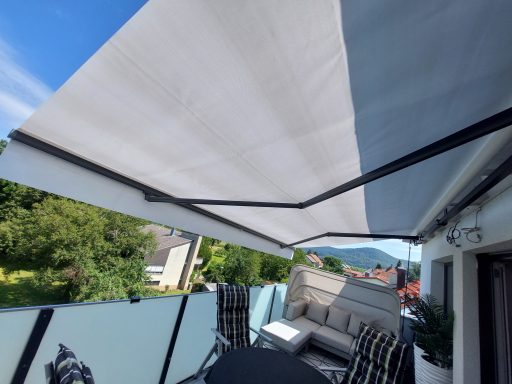 wetterfeste & schimmelresistente Markise, auch nass einfahrbar
